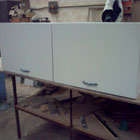 mueble con puertas levadizas