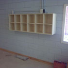 mueble abierto con casilleros